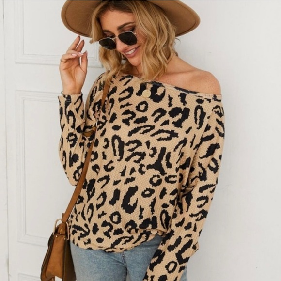 Leopard Print Sweater - Picture 2 of 6